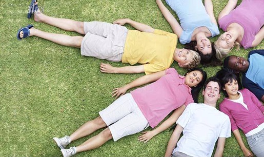 teens_with_heads_together_in_circle